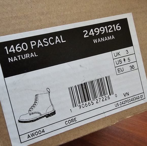 Dr. Martens Cream tall boots black laces sz 5 - Picture 8 of 8